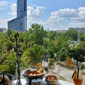 Hotel Q, Breslavia
