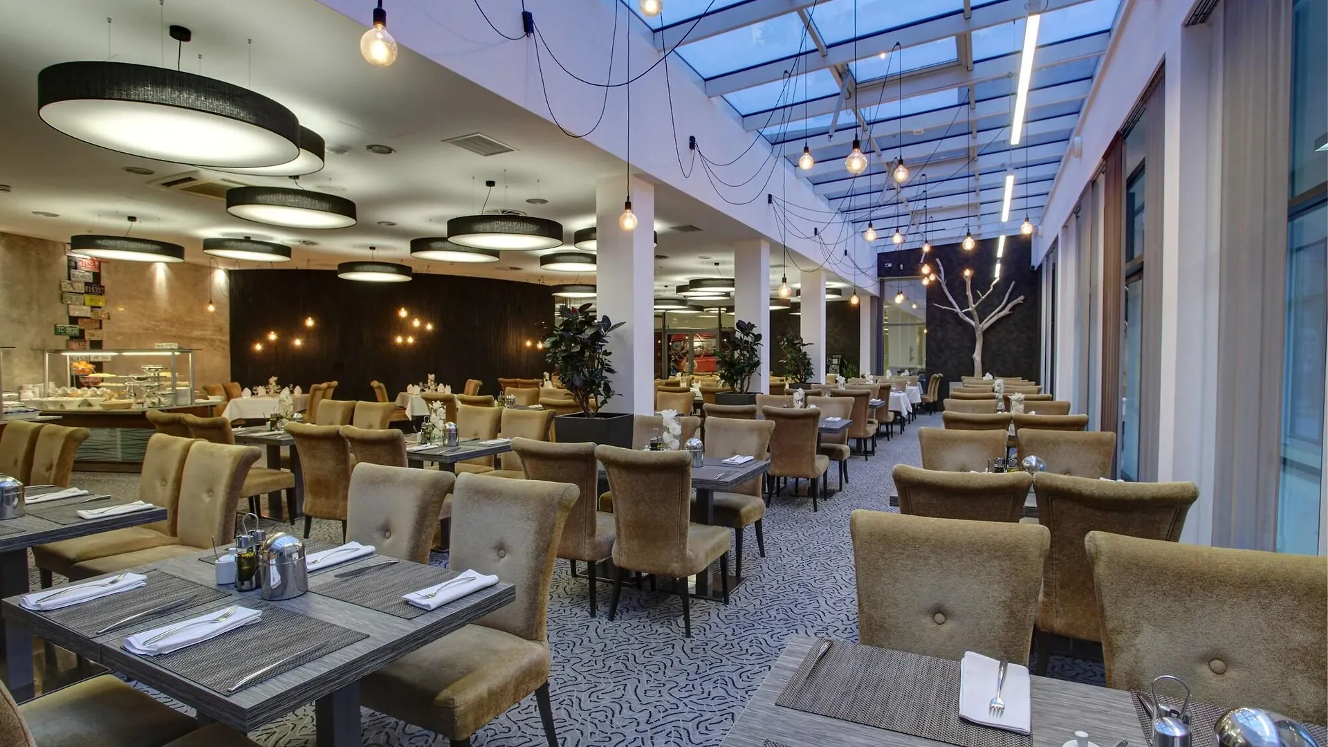 Haston City Hotel Wroclaw 4*,